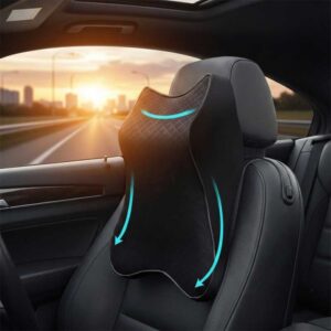 Ergonomski jastuk za vrat i glavu od memorijske pene postavljen na auto sedištu u enterijeru automobila, za veću udobnost i podršku tokom vožnje