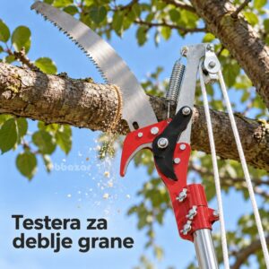 Zakrivljena testera na glavi makaza seče debelu granu drveta